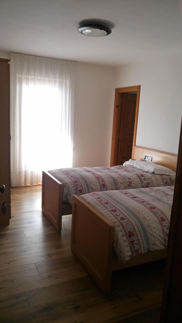 Meuble Rosalpina Hotel Isolaccia Bagian luar foto